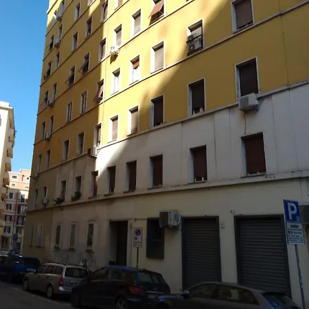 Guesthost - San Giovanni Comfy Apartmán