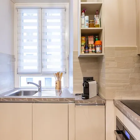 Guesthost - San Giovanni Comfy